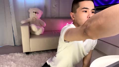 Snapshot of sue_star chatting on 1, 3, 2025 Emmy online show from 1, 3, 2025