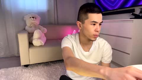 Snapshot of sue_star chatting on 2, 3, 2025 Emmy online show from 2, 3, 2025