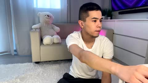 Snapshot of sue_star chatting on 3, 3, 2025 Emmy online show from 3, 3, 2025