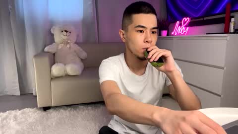 Snapshot of sue_star chatting on 12, 3, 2025 Emmy online show from 12, 3, 2025