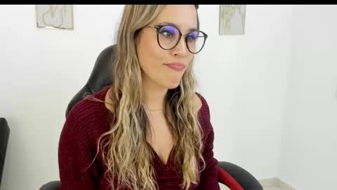 sugar_milff online show from 28, 1, 2025