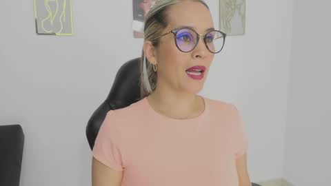 sugar_milff online show from 13, 9, 2025