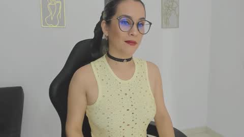 sugar_milff online show from 16, 1, 2026