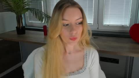 Snapshot of sugar_with_tea chatting on 12, 5, 2026 Alicia online show from 12, 5, 2026