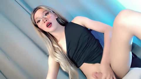 Snapshot of sugarxbaby_ chatting on 6, 10, 2025 LoveSugar online show from 6, 10, 2025