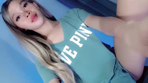 Snapshot of sugarxbaby_ chatting on 10, 11, 2025 LoveSugar online show from 10, 11, 2025