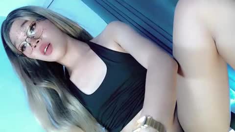 Snapshot of sugarxbaby_ chatting on 26, 11, 2025 LoveSugar online show from 26, 11, 2025