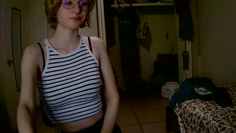 Snapshot of suicunebitch chatting on 14, 12, 2024 Ophelia online show from 14, 12, 2024