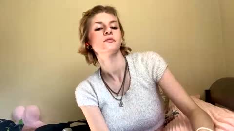 Snapshot of suicunebitch chatting on 22, 12, 2024 Ophelia online show from 22, 12, 2024