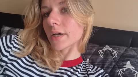 Snapshot of suicunebitch chatting on 29, 10, 2025 Ophelia online show from 29, 10, 2025