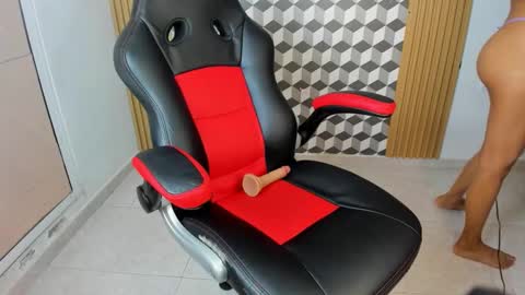 Snapshot of summer_______ chatting on 11, 10, 2025 summer_______ online show from 11, 10, 2025