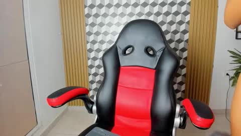 Snapshot of summer_______ chatting on 12, 10, 2025 summer_______ online show from 12, 10, 2025