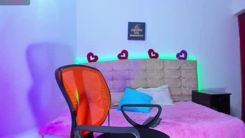 summer_girls01 online show from 9, 10, 2025