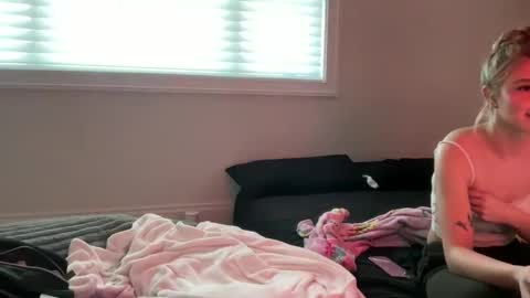 Snapshot of summerclarke2 chatting on 22, 9, 2025 summerclarke2 online show from 22, 9, 2025