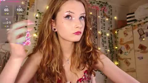 Snapshot of summerhazee chatting on 7, 11, 2025 summerhazee online show from 7, 11, 2025