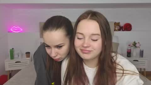 Snapshot of sun_kissess chatting on 9, 9, 2025 sun_kissess online show from 9, 9, 2025