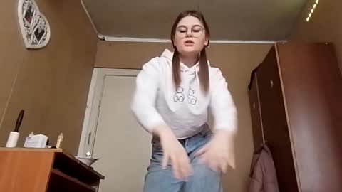 I am Lana Can we hit 10 Thumbs Up in first day online show from 5, 11, 2025