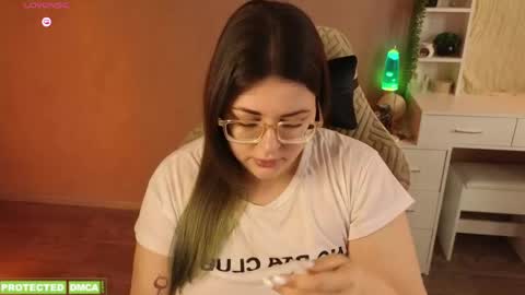 Snapshot of sunflower0907 chatting on 28, 4, 2026 Tina. Im topless model online show from 28, 4, 2026