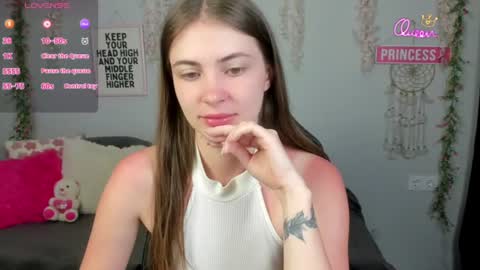 Snapshot of sunlight_kiss chatting on 28, 6, 2026 Jessika online show from 28, 6, 2026