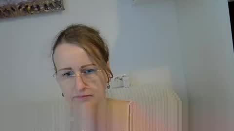 Snapshot of sunny__mood chatting on 15, 4, 2026 sunny__mood online show from 15, 4, 2026