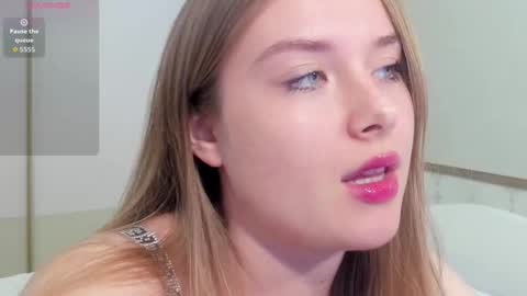 Snapshot of sunny_love__ chatting on 17, 12, 2025 Vanessa online show from 17, 12, 2025