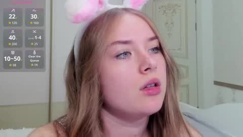 Snapshot of sunny_love__ chatting on 18, 12, 2025 Vanessa online show from 18, 12, 2025