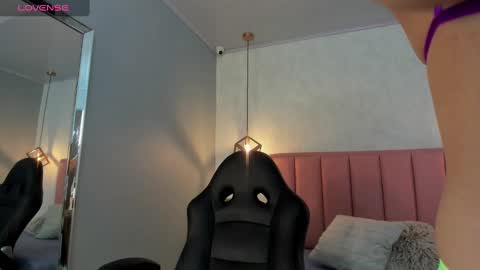  S U N N Y online show from 18, 9, 2025