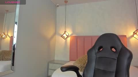  S U N N Y online show from 25, 2, 2026