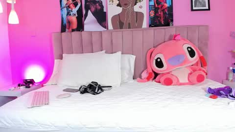 Snapshot of sunnypage chatting on 18, 10, 2025 online show from 18, 10, 2025