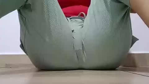 Snapshot of sunshine_days chatting on 9, 2, 2026 Annie online show from 9, 2, 2026