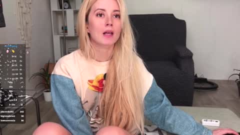 Snapshot of super_peach_stream chatting on 18, 1, 2025 ANNApvt open full info in bio online show from 18, 1, 2025