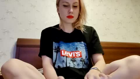 Snapshot of supereasyx chatting on 7, 12, 2024 Annie online show from 7, 12, 2024