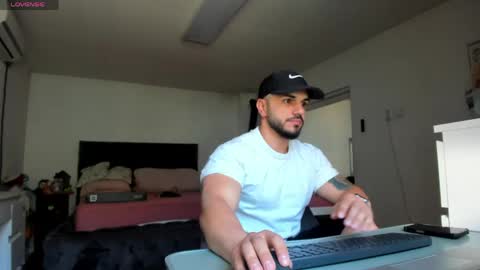 Snapshot of supermanboyxxl chatting on 24, 4, 2026 supermanboyxxl online show from 24, 4, 2026