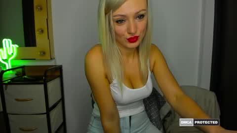 Snapshot of supernatalie chatting on 4, 6, 2026 Natalie online show from 4, 6, 2026