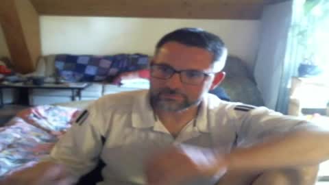 Snapshot of supersquirrel81 chatting on 25, 4, 2026 supersquirrel81 online show from 25, 4, 2026