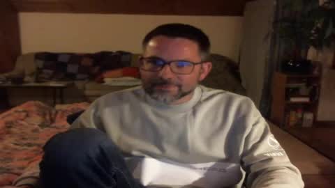 Snapshot of supersquirrel81 chatting on 28, 4, 2026 supersquirrel81 online show from 28, 4, 2026