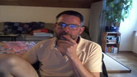 Snapshot of supersquirrel81 chatting on 3, 5, 2026 supersquirrel81 online show from 3, 5, 2026