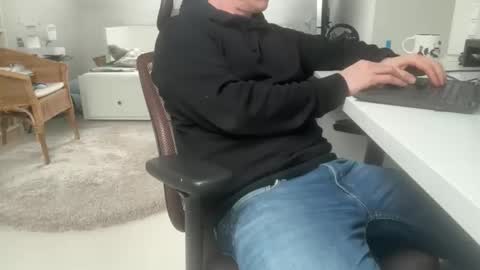 Snapshot of surfstar81 chatting on 4, 12, 2025 surfstar81 online show from 4, 12, 2025