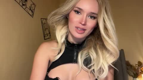 Mia online show from 25, 11, 2025