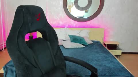 Annie online show from 30, 1, 2025