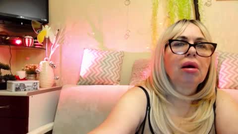 SusiexNoreen online show from 9, 3, 2026