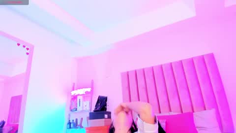 Snapshot of sussan_nicolle1 chatting on 6, 2, 2025 Sussan Nicole  online show from 6, 2, 2025