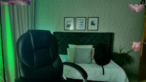   online show from 14, 1, 2025