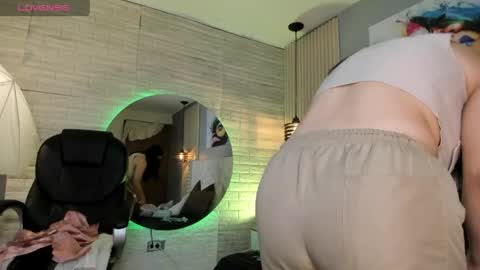   online show from 15, 4, 2026