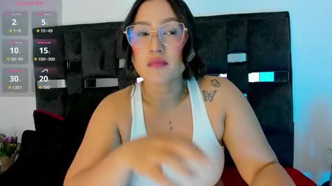 Sussy Sunny online show from 8, 11, 2025