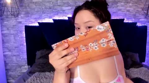 Snapshot of suxan_white chatting on 23, 4, 2026 suxan_white online show from 23, 4, 2026
