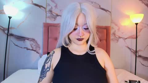 Snapshot of suxan_white chatting on 20, 5, 2026 suxan_white online show from 20, 5, 2026