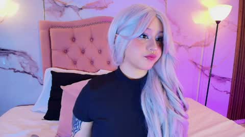 Snapshot of suxan_white chatting on 25, 5, 2026 suxan_white online show from 25, 5, 2026