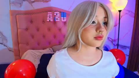 suxan_white online show from 4, 7, 2026