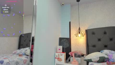 S U Z E T  online show from 6, 2, 2025